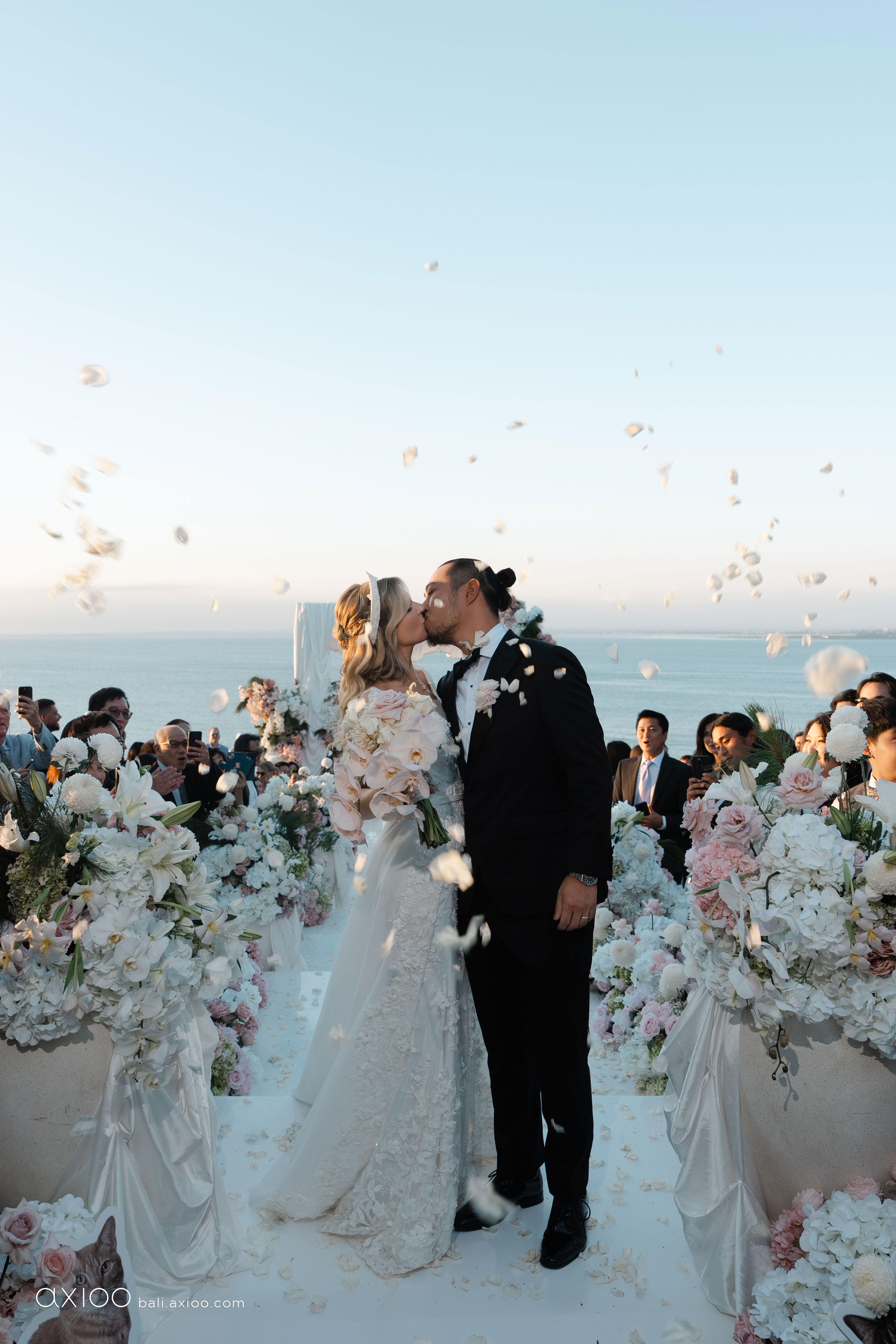 Axioo: A Reign of Forever